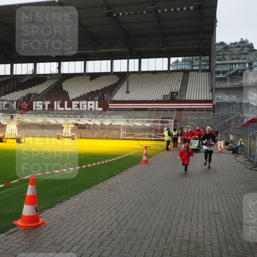 07.12.2025 - St. Pauli X-Mass-Run No. 15 Fabian Wolf http://msf.ph/oto/9417334 07.12.2025 11:17:16 Ziel 1122, 1125, 1127, 1130, 1340, 1529, 1531, 1686, 2766 meine-sportfotos.de