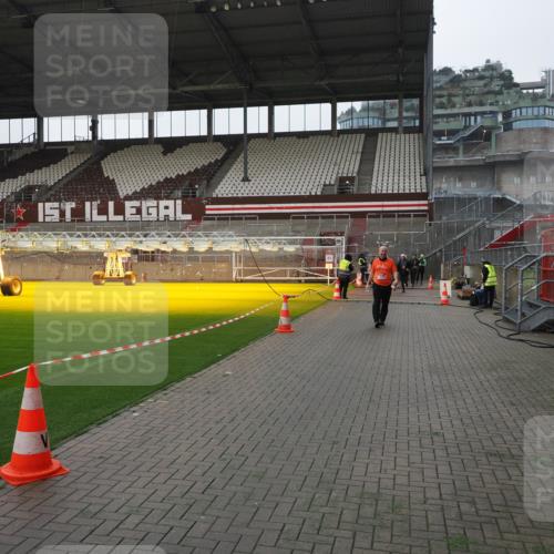 07.12.2025 - St. Pauli X-Mass-Run No. 15 Fabian Wolf http://msf.ph/oto/9417494 07.12.2025 11:18:24 Ziel 1348, 2045, 3201, 3304 meine-sportfotos.de