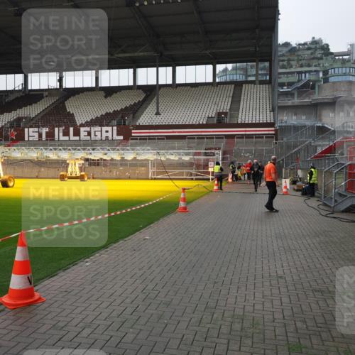07.12.2025 - St. Pauli X-Mass-Run No. 15 Fabian Wolf http://msf.ph/oto/9417496 07.12.2025 11:18:26 Ziel 2045, 3201, 3304, 3634, 3636 meine-sportfotos.de