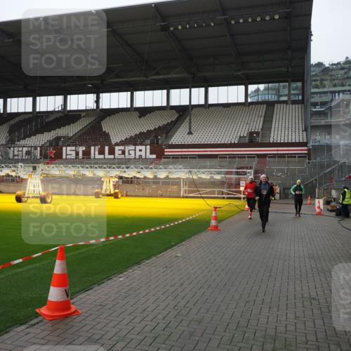07.12.2025 - St. Pauli X-Mass-Run No. 15 Fabian Wolf http://msf.ph/oto/9417497 07.12.2025 11:18:30 Ziel 2045, 2918, 3138, 3158, 3304, 3634, 3636 meine-sportfotos.de