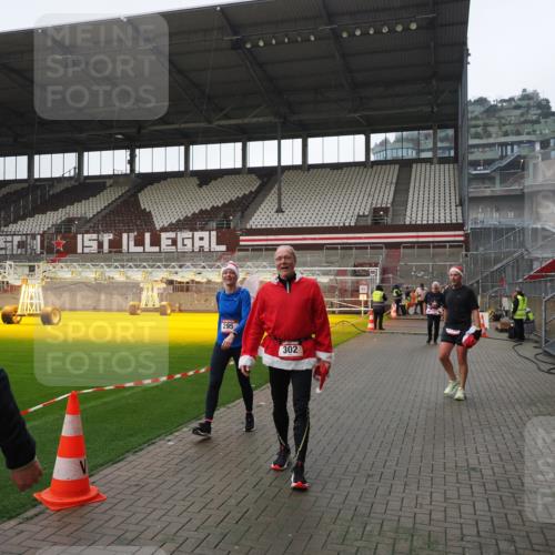 07.12.2025 - St. Pauli X-Mass-Run No. 15 Fabian Wolf http://msf.ph/oto/9417591 07.12.2025 11:19:23 Ziel 295, 302, 797, 1617, 2062, 2597, 2788, 3205 meine-sportfotos.de