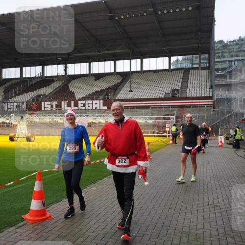 07.12.2025 - St. Pauli X-Mass-Run No. 15 Fabian Wolf http://msf.ph/oto/9417597 07.12.2025 11:19:24 Ziel 295, 302, 797, 2062, 2597, 2788, 3205 meine-sportfotos.de