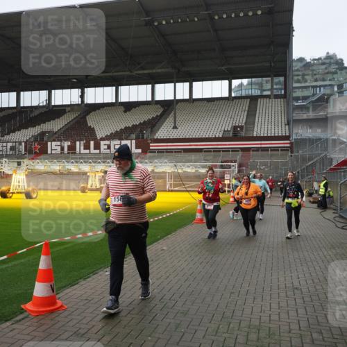 07.12.2025 - St. Pauli X-Mass-Run No. 15 Fabian Wolf http://msf.ph/oto/9417634 07.12.2025 11:19:38 Ziel 367, 373, 797, 1336, 1343, 1563, 2062 meine-sportfotos.de