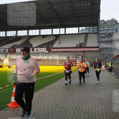 07.12.2025 - St. Pauli X-Mass-Run No. 15 Fabian Wolf http://msf.ph/oto/9417637 07.12.2025 11:19:38 Ziel 367, 373, 797, 1336, 1343, 1563, 2062 meine-sportfotos.de