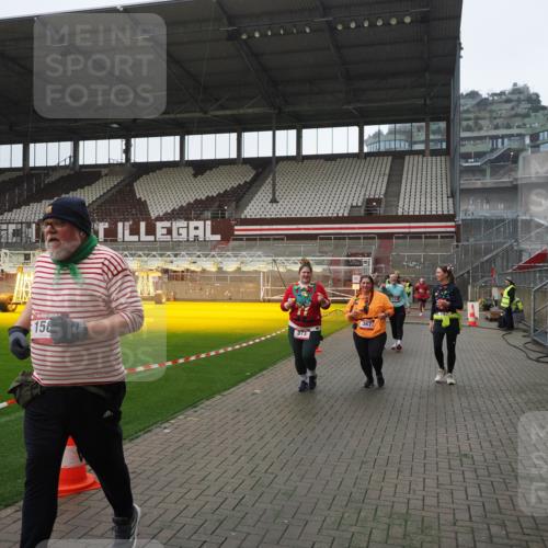07.12.2025 - St. Pauli X-Mass-Run No. 15 Fabian Wolf http://msf.ph/oto/9417638 07.12.2025 11:19:38 Ziel 367, 373, 797, 1336, 1343, 1563, 2062 meine-sportfotos.de