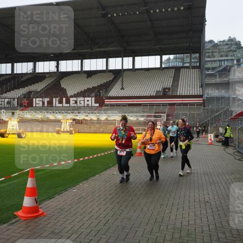 07.12.2025 - St. Pauli X-Mass-Run No. 15 Fabian Wolf http://msf.ph/oto/9417639 07.12.2025 11:19:39 Ziel 367, 373, 797, 1336, 1343, 1563, 2062, 2217, 3160 meine-sportfotos.de