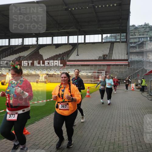 07.12.2025 - St. Pauli X-Mass-Run No. 15 Fabian Wolf http://msf.ph/oto/9417649 07.12.2025 11:19:41 Ziel 367, 373, 797, 1336, 1343, 1563, 2217, 3160 meine-sportfotos.de