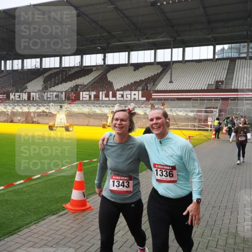 07.12.2025 - St. Pauli X-Mass-Run No. 15 Fabian Wolf http://msf.ph/oto/9417667 07.12.2025 11:19:47 Ziel 367, 373, 1336, 1343, 2217, 2581, 2771, 3075, 3160, 3822, 3823 meine-sportfotos.de