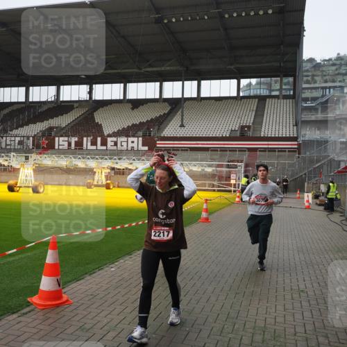 07.12.2025 - St. Pauli X-Mass-Run No. 15 Fabian Wolf http://msf.ph/oto/9417675 07.12.2025 11:19:51 Ziel 1336, 1343, 2217, 2581, 2771, 3075, 3160, 3822, 3823 meine-sportfotos.de