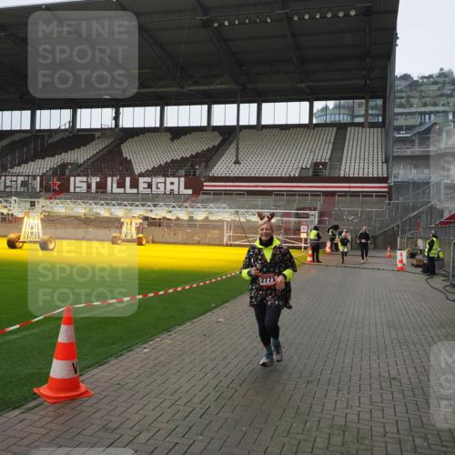 07.12.2025 - St. Pauli X-Mass-Run No. 15 Fabian Wolf http://msf.ph/oto/9417685 07.12.2025 11:19:53 Ziel 2217, 2581, 2771, 3075, 3160, 3170, 3324, 3822, 3823 meine-sportfotos.de