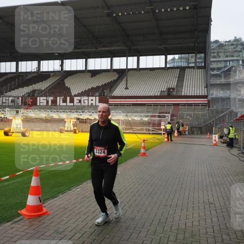 07.12.2025 - St. Pauli X-Mass-Run No. 15 Fabian Wolf http://msf.ph/oto/9417699 07.12.2025 11:20:01 Ziel 2581, 2771, 3075, 3170, 3324, 3822, 3823 meine-sportfotos.de