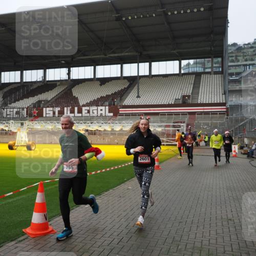 07.12.2025 - St. Pauli X-Mass-Run No. 15 Fabian Wolf http://msf.ph/oto/9417767 07.12.2025 11:20:50 Ziel 540, 765, 2379, 2462, 2601, 3037 meine-sportfotos.de
