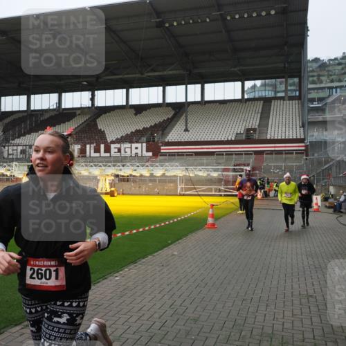 07.12.2025 - St. Pauli X-Mass-Run No. 15 Fabian Wolf http://msf.ph/oto/9417771 07.12.2025 11:20:51 Ziel 540, 765, 2379, 2462, 2601, 3037 meine-sportfotos.de