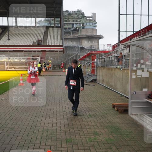 07.12.2025 - St. Pauli X-Mass-Run No. 15 Fabian Wolf http://msf.ph/oto/9417902 07.12.2025 11:21:43 Ziel 1549, 1902, 1907, 1939, 2033, 2197, 2473, 2474 meine-sportfotos.de