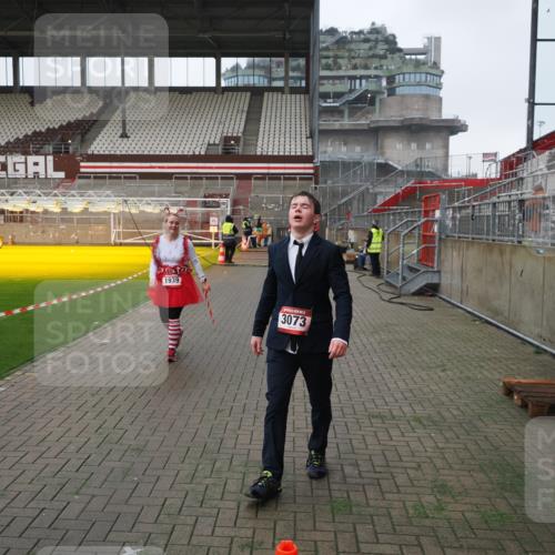 07.12.2025 - St. Pauli X-Mass-Run No. 15 Fabian Wolf http://msf.ph/oto/9417904 07.12.2025 11:21:45 Ziel 1549, 1902, 1907, 1939, 2033, 2197, 2473, 2474 meine-sportfotos.de