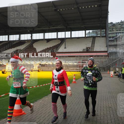 07.12.2025 - St. Pauli X-Mass-Run No. 15 Fabian Wolf http://msf.ph/oto/9417943 07.12.2025 11:22:07 Ziel 1284, 1297, 1775, 1779, 1904, 3474, 3475, 3820, 3821 meine-sportfotos.de