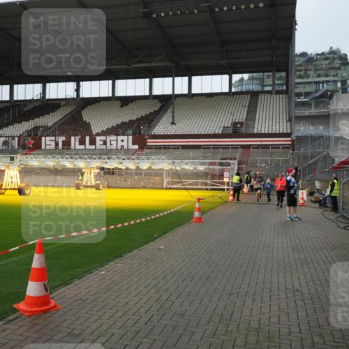 07.12.2025 - St. Pauli X-Mass-Run No. 15 Fabian Wolf http://msf.ph/oto/9417953 07.12.2025 11:22:23 Ziel 2550, 2557, 2812, 2985, 3127 meine-sportfotos.de