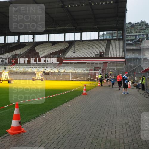 07.12.2025 - St. Pauli X-Mass-Run No. 15 Fabian Wolf http://msf.ph/oto/9417955 07.12.2025 11:22:23 Ziel 2550, 2557, 2812, 2985, 3127 meine-sportfotos.de