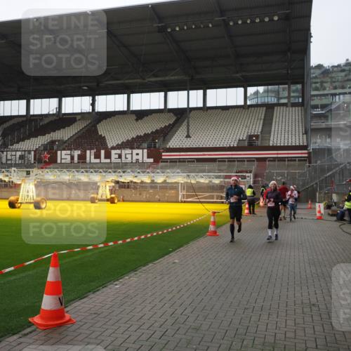 07.12.2025 - St. Pauli X-Mass-Run No. 15 Fabian Wolf http://msf.ph/oto/9418171 07.12.2025 11:24:19 Ziel 672, 813, 1773, 2386, 2388, 2605, 2606, 2875, 2881, 3361, 4840, 4841 meine-sportfotos.de