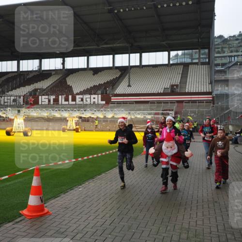 07.12.2025 - St. Pauli X-Mass-Run No. 15 Fabian Wolf http://msf.ph/oto/9418269 07.12.2025 11:24:50 Ziel 705, 1320, 1346, 1384, 1427, 1752, 2447, 2448, 2480, 2859, 2869, 3193, 3194, 3195, 3306, 3314, 4632 meine-sportfotos.de