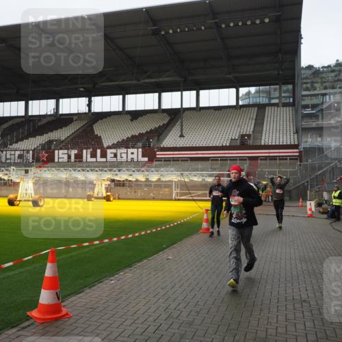 07.12.2025 - St. Pauli X-Mass-Run No. 15 Fabian Wolf http://msf.ph/oto/9418358 07.12.2025 11:25:22 Ziel 1544, 1961, 2151, 2244, 3126, 3290, 3296, 3301, 4101, 5003 meine-sportfotos.de