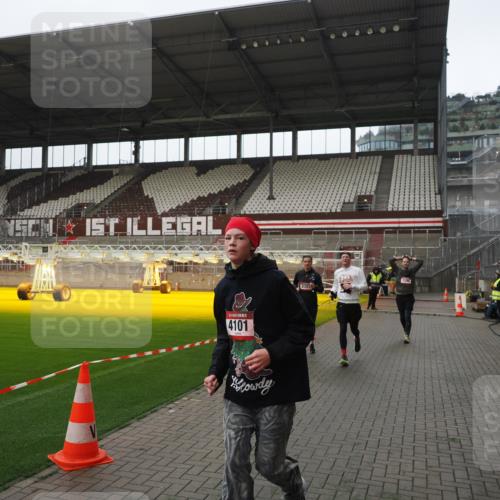 07.12.2025 - St. Pauli X-Mass-Run No. 15 Fabian Wolf http://msf.ph/oto/9418362 07.12.2025 11:25:23 Ziel 1544, 1961, 2151, 2244, 3126, 3290, 3296, 3301, 4101 meine-sportfotos.de