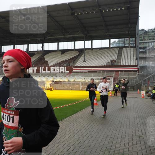 07.12.2025 - St. Pauli X-Mass-Run No. 15 Fabian Wolf http://msf.ph/oto/9418364 07.12.2025 11:25:23 Ziel 1544, 1961, 2151, 2244, 3126, 3290, 3296, 3301, 4101 meine-sportfotos.de