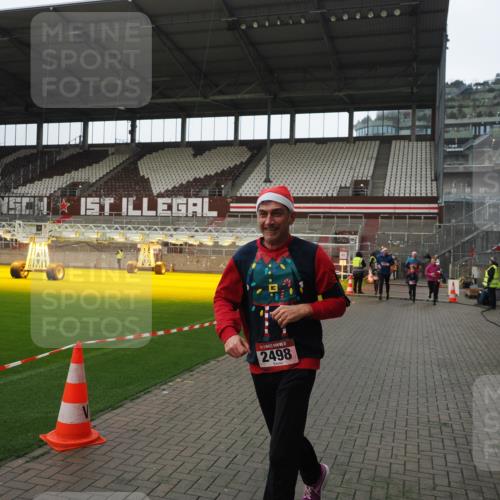 07.12.2025 - St. Pauli X-Mass-Run No. 15 Fabian Wolf http://msf.ph/oto/9418389 07.12.2025 11:25:37 Ziel 1334, 1339, 1379, 1388, 1672, 2498, 3290, 3296, 3301, 4101, 4654, 4825 meine-sportfotos.de