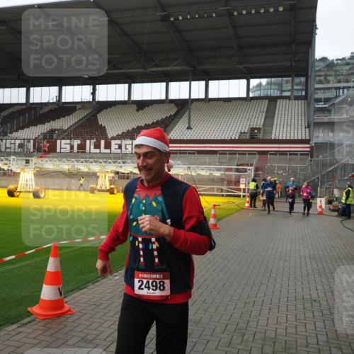 07.12.2025 - St. Pauli X-Mass-Run No. 15 Fabian Wolf http://msf.ph/oto/9418390 07.12.2025 11:25:37 Ziel 1334, 1339, 1379, 1388, 1672, 2498, 3290, 3296, 3301, 4101, 4654, 4825 meine-sportfotos.de