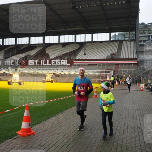 07.12.2025 - St. Pauli X-Mass-Run No. 15 Fabian Wolf http://msf.ph/oto/9418409 07.12.2025 11:25:45 Ziel 1334, 1339, 1379, 1388, 1593, 1672, 2498, 4654, 4825 meine-sportfotos.de