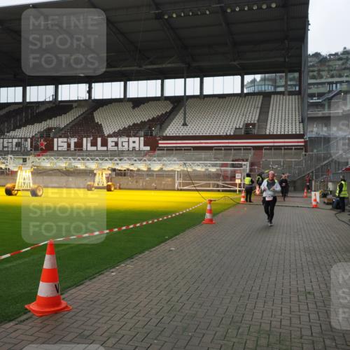 07.12.2025 - St. Pauli X-Mass-Run No. 15 Fabian Wolf http://msf.ph/oto/9418417 07.12.2025 11:25:47 Ziel 1334, 1339, 1379, 1388, 1593, 1672, 2498, 3051, 4654, 4825 meine-sportfotos.de