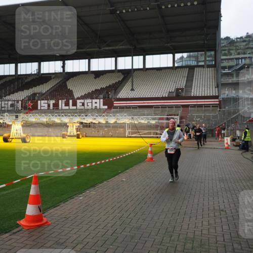 07.12.2025 - St. Pauli X-Mass-Run No. 15 Fabian Wolf http://msf.ph/oto/9418419 07.12.2025 11:25:49 Ziel 1334, 1339, 1379, 1388, 1593, 1672, 2055, 2498, 3050, 3051, 4654, 4825 meine-sportfotos.de