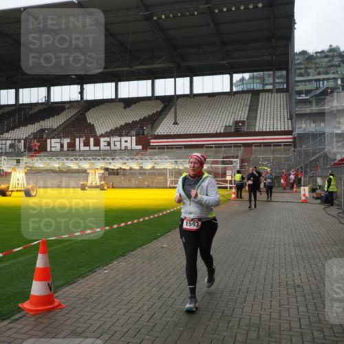 07.12.2025 - St. Pauli X-Mass-Run No. 15 Fabian Wolf http://msf.ph/oto/9418421 07.12.2025 11:25:50 Ziel 1334, 1339, 1379, 1388, 1593, 1672, 2055, 3050, 3051, 4654 meine-sportfotos.de