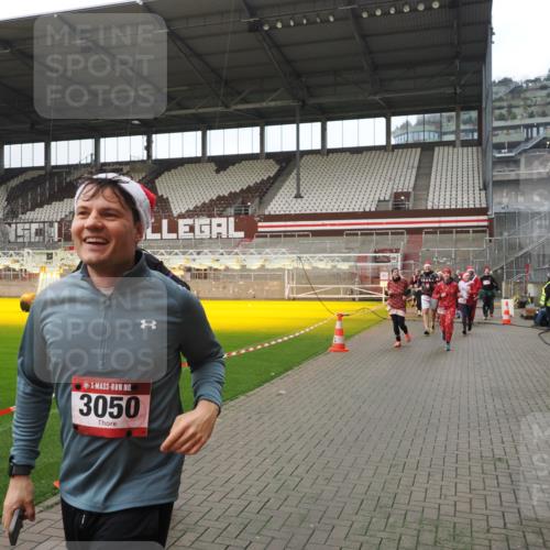 07.12.2025 - St. Pauli X-Mass-Run No. 15 Fabian Wolf http://msf.ph/oto/9418437 07.12.2025 11:25:57 Ziel 674, 678, 1079, 1344, 1356, 1593, 1673, 2055, 2145, 2161, 2166, 2198, 2255, 2265, 3050, 3051, 3068, 3070 meine-sportfotos.de
