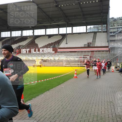 07.12.2025 - St. Pauli X-Mass-Run No. 15 Fabian Wolf http://msf.ph/oto/9418438 07.12.2025 11:25:57 Ziel 674, 678, 1079, 1344, 1356, 1593, 1673, 2055, 2145, 2161, 2166, 2198, 2255, 2265, 3050, 3051, 3068, 3070 meine-sportfotos.de