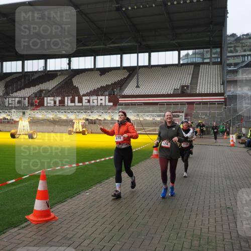 07.12.2025 - St. Pauli X-Mass-Run No. 15 Fabian Wolf http://msf.ph/oto/9418462 07.12.2025 11:26:03 Ziel 674, 678, 1079, 1344, 1356, 1673, 2055, 2088, 2145, 2161, 2166, 2198, 2255, 2265, 3050, 3051, 3068, 3070, 3094 meine-sportfotos.de