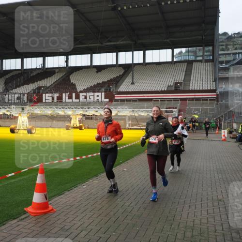 07.12.2025 - St. Pauli X-Mass-Run No. 15 Fabian Wolf http://msf.ph/oto/9418463 07.12.2025 11:26:04 Ziel 674, 678, 1079, 1344, 1356, 1673, 2055, 2088, 2145, 2161, 2166, 2198, 2255, 2265, 3050, 3051, 3068, 3070, 3094 meine-sportfotos.de