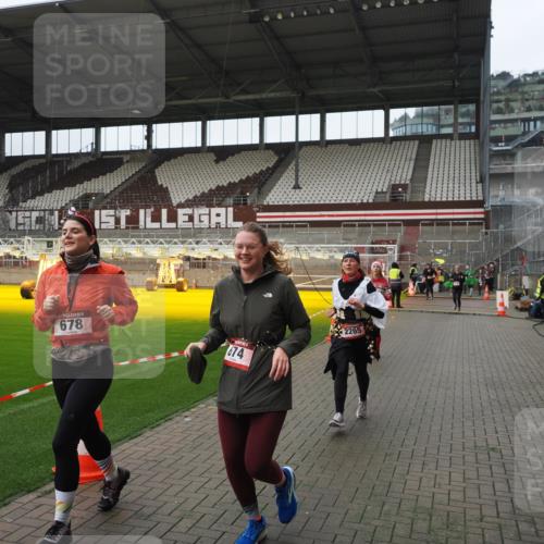 07.12.2025 - St. Pauli X-Mass-Run No. 15 Fabian Wolf http://msf.ph/oto/9418467 07.12.2025 11:26:04 Ziel 674, 678, 1079, 1344, 1356, 1673, 2055, 2088, 2145, 2161, 2166, 2198, 2255, 2265, 3050, 3051, 3068, 3070, 3094 meine-sportfotos.de