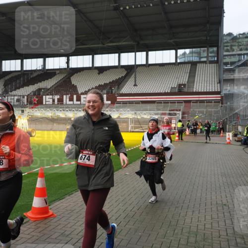07.12.2025 - St. Pauli X-Mass-Run No. 15 Fabian Wolf http://msf.ph/oto/9418468 07.12.2025 11:26:05 Ziel 674, 678, 1079, 1344, 1356, 1673, 2055, 2088, 2145, 2161, 2166, 2198, 2255, 2265, 3050, 3051, 3068, 3070, 3094, 3607 meine-sportfotos.de