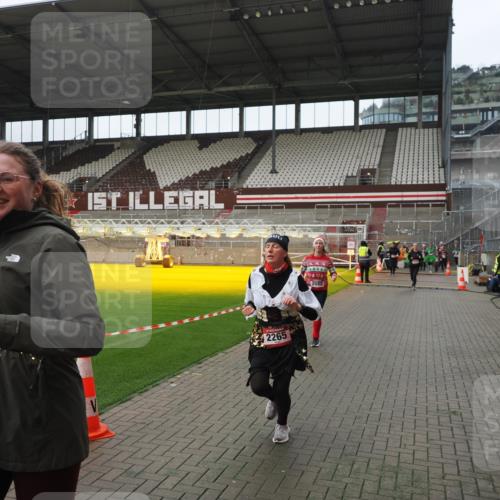 07.12.2025 - St. Pauli X-Mass-Run No. 15 Fabian Wolf http://msf.ph/oto/9418470 07.12.2025 11:26:05 Ziel 674, 678, 1079, 1344, 1356, 1673, 2055, 2088, 2145, 2161, 2166, 2198, 2255, 2265, 3050, 3051, 3068, 3070, 3094, 3607 meine-sportfotos.de