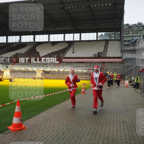 07.12.2025 - St. Pauli X-Mass-Run No. 15 Fabian Wolf http://msf.ph/oto/9418542 07.12.2025 11:26:34 Ziel 205, 209, 610, 624, 1498, 1632, 2024, 2026, 2257, 2748, 2749, 2813, 3217 meine-sportfotos.de