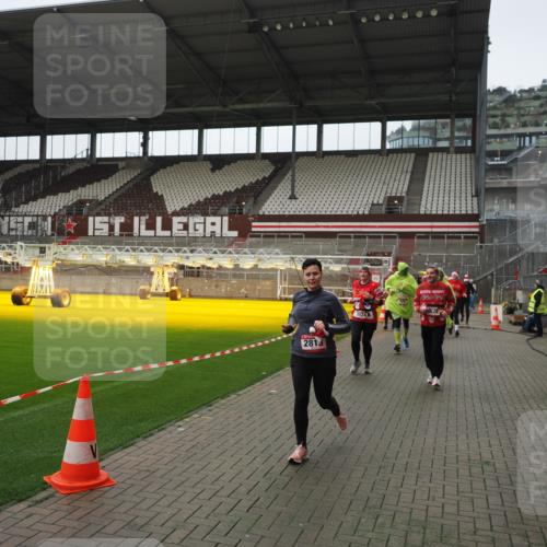 07.12.2025 - St. Pauli X-Mass-Run No. 15 Fabian Wolf http://msf.ph/oto/9418551 07.12.2025 11:26:38 Ziel 205, 209, 2024, 2026, 2234, 2236, 2237, 2240, 2748, 2749, 2813, 2942, 4884 meine-sportfotos.de