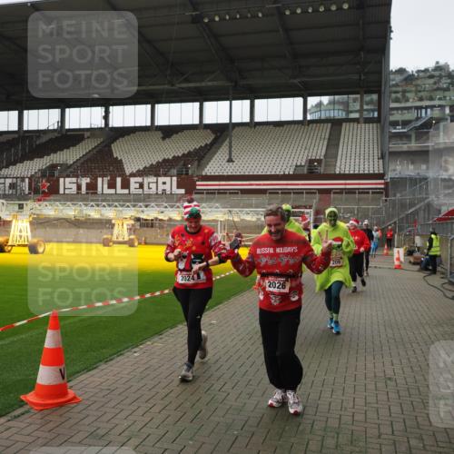 07.12.2025 - St. Pauli X-Mass-Run No. 15 Fabian Wolf http://msf.ph/oto/9418558 07.12.2025 11:26:40 Ziel 205, 209, 2024, 2026, 2234, 2236, 2237, 2240, 2748, 2749, 2813, 2942, 4884 meine-sportfotos.de