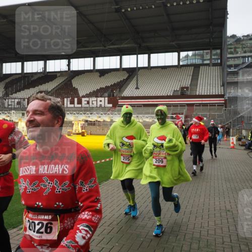07.12.2025 - St. Pauli X-Mass-Run No. 15 Fabian Wolf http://msf.ph/oto/9418565 07.12.2025 11:26:42 Ziel 205, 209, 2024, 2026, 2175, 2176, 2234, 2236, 2237, 2240, 2748, 2749, 2813, 2942, 4884 meine-sportfotos.de