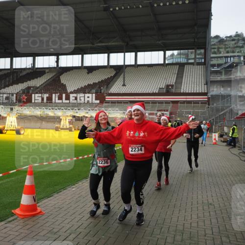 07.12.2025 - St. Pauli X-Mass-Run No. 15 Fabian Wolf http://msf.ph/oto/9418573 07.12.2025 11:26:44 Ziel 205, 209, 2024, 2026, 2175, 2176, 2234, 2236, 2237, 2240, 2748, 2749, 2813, 2942, 4884 meine-sportfotos.de