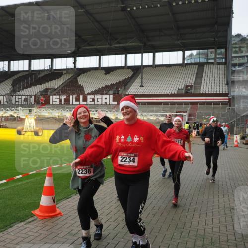 07.12.2025 - St. Pauli X-Mass-Run No. 15 Fabian Wolf http://msf.ph/oto/9418575 07.12.2025 11:26:44 Ziel 205, 209, 2024, 2026, 2175, 2176, 2234, 2236, 2237, 2240, 2748, 2749, 2813, 2942, 4884 meine-sportfotos.de