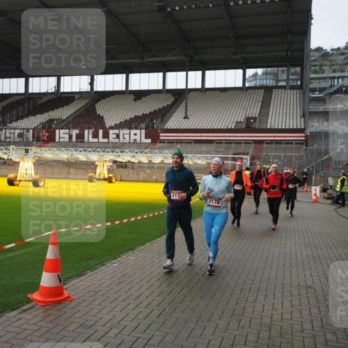 07.12.2025 - St. Pauli X-Mass-Run No. 15 Fabian Wolf http://msf.ph/oto/9418587 07.12.2025 11:26:51 Ziel 205, 209, 2024, 2026, 2175, 2176, 2234, 2236, 2237, 2240, 2789, 2790, 2813, 2942, 2972, 2979, 4884 meine-sportfotos.de