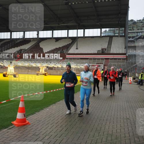 07.12.2025 - St. Pauli X-Mass-Run No. 15 Fabian Wolf http://msf.ph/oto/9418588 07.12.2025 11:26:51 Ziel 205, 209, 2024, 2026, 2175, 2176, 2234, 2236, 2237, 2240, 2789, 2790, 2813, 2942, 2972, 2979, 4884 meine-sportfotos.de