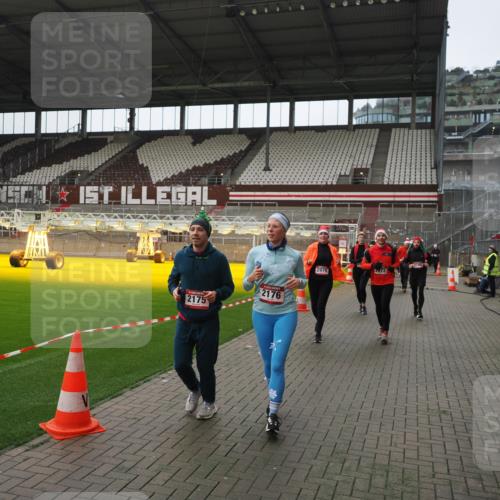 07.12.2025 - St. Pauli X-Mass-Run No. 15 Fabian Wolf http://msf.ph/oto/9418590 07.12.2025 11:26:51 Ziel 205, 209, 2024, 2026, 2175, 2176, 2234, 2236, 2237, 2240, 2789, 2790, 2813, 2942, 2972, 2979, 4884 meine-sportfotos.de