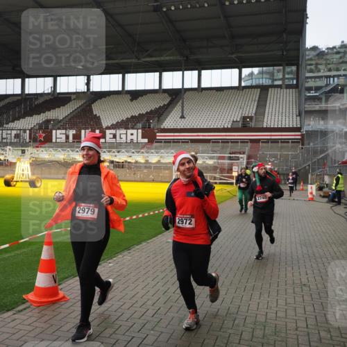07.12.2025 - St. Pauli X-Mass-Run No. 15 Fabian Wolf http://msf.ph/oto/9418596 07.12.2025 11:26:53 Ziel 205, 209, 1080, 2072, 2175, 2176, 2234, 2236, 2237, 2240, 2789, 2790, 2942, 2972, 2979, 4884 meine-sportfotos.de